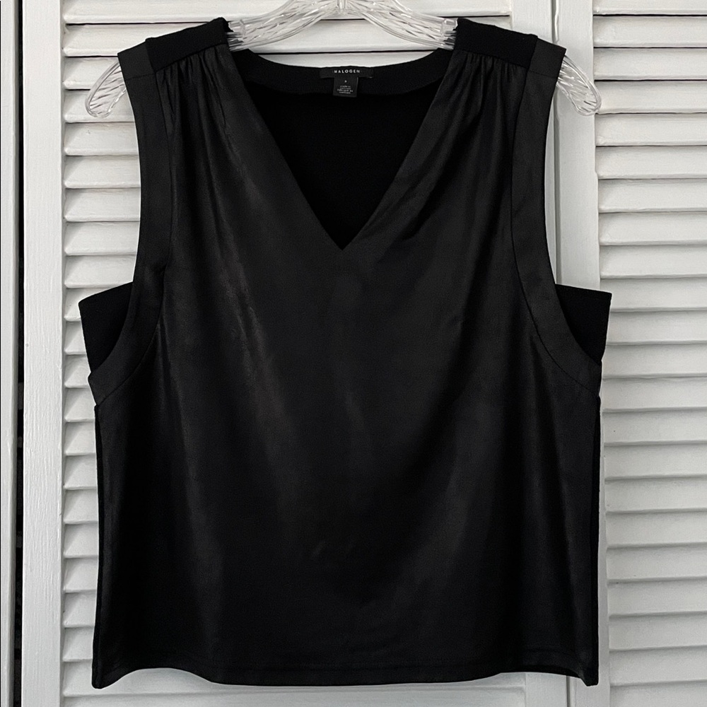 HALOGEN Classic Black Top